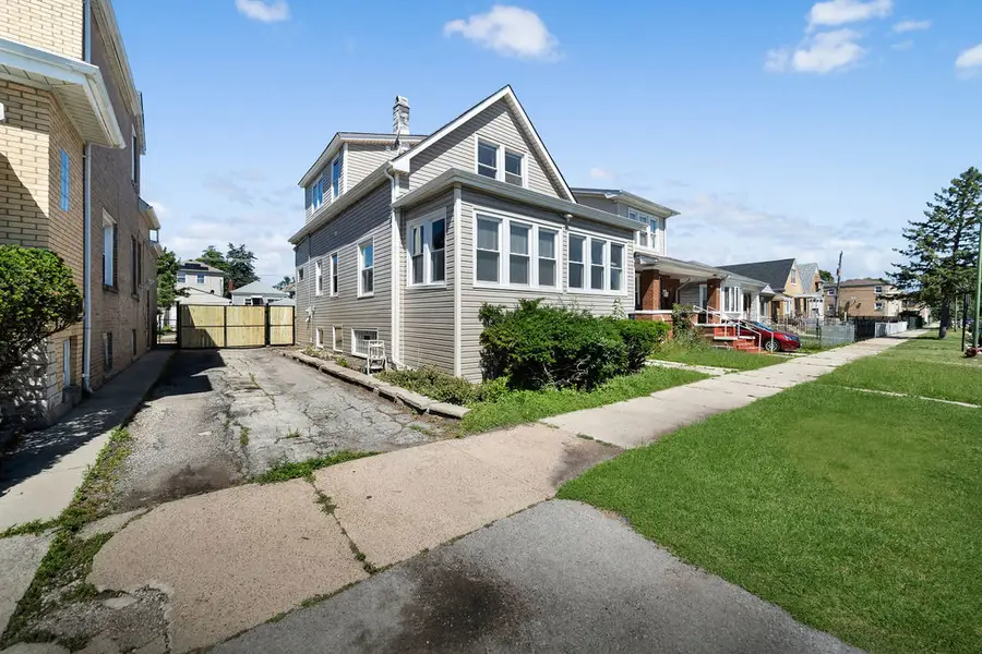 2724 N Mobile Avenue, Chicago, IL 60639 - #3