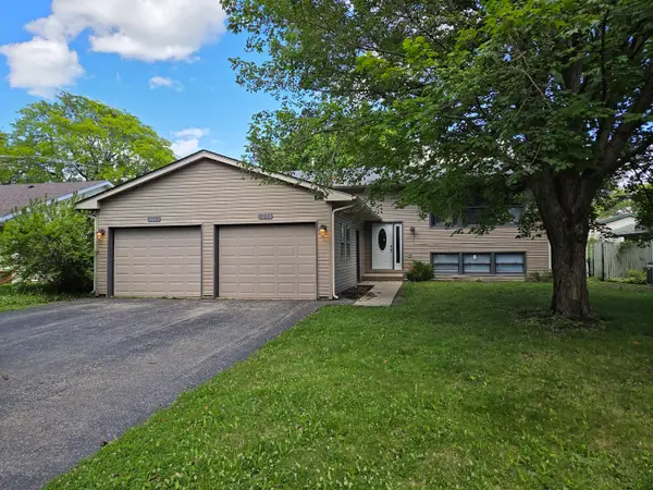 1238-1240 Thomas Drive, Woodstock, IL 60098