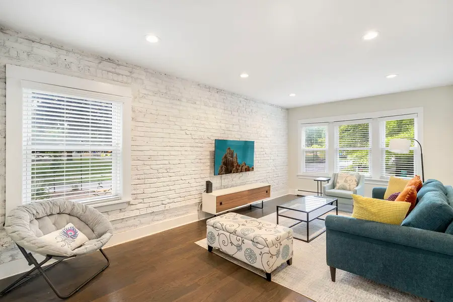 118 N Taylor Avenue #1, Oak Park, IL 60302 - #2