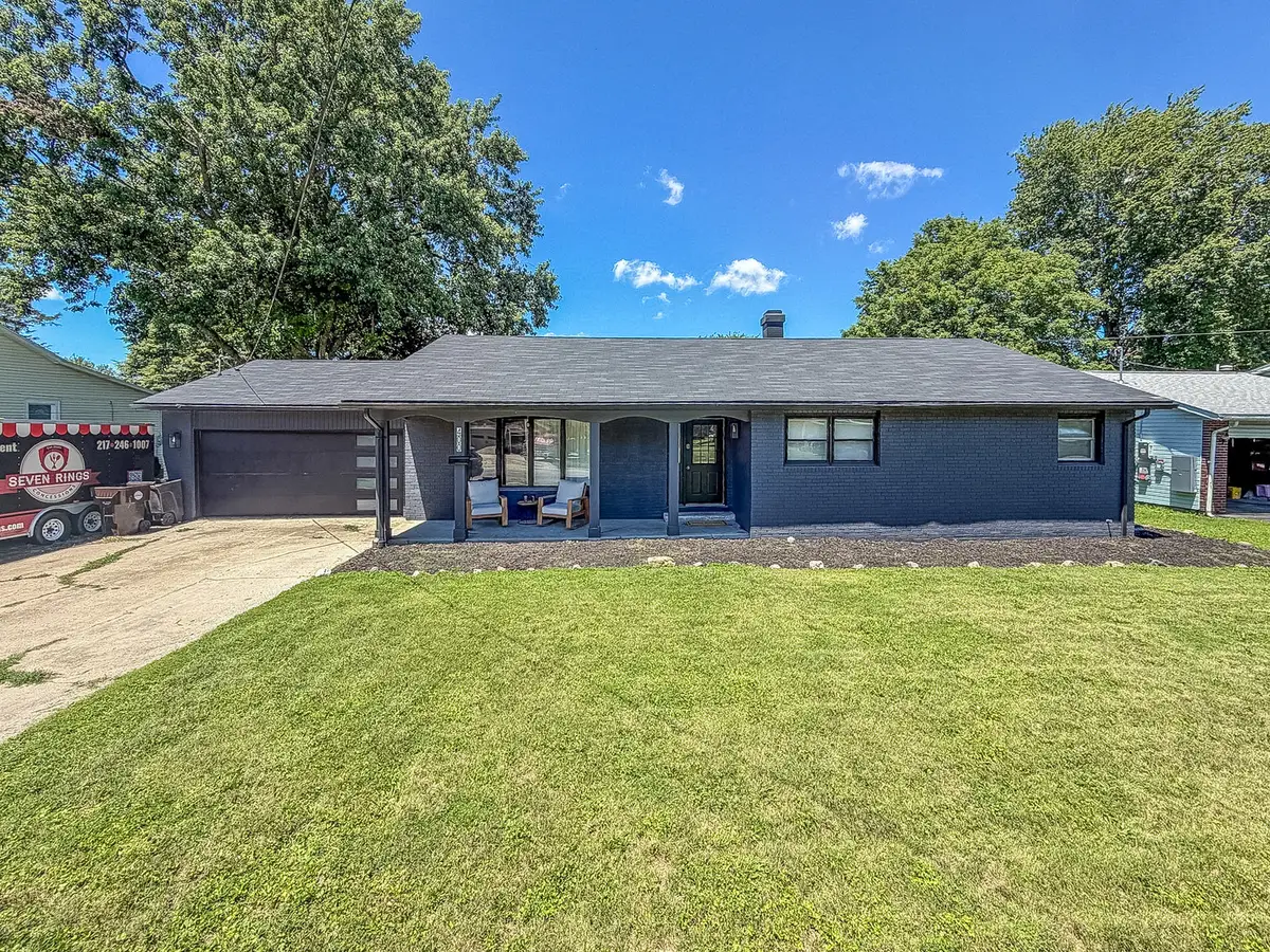 400 W Wing Street, Bement, IL 61813 - #1