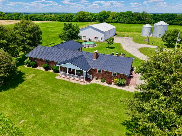 623 Pear Lane, Xenia, IL 62899