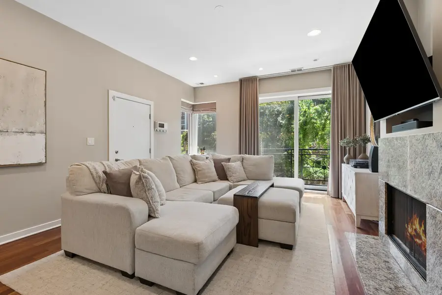 2310 W Wabansia Avenue #2W, Chicago, IL 60647 - #2