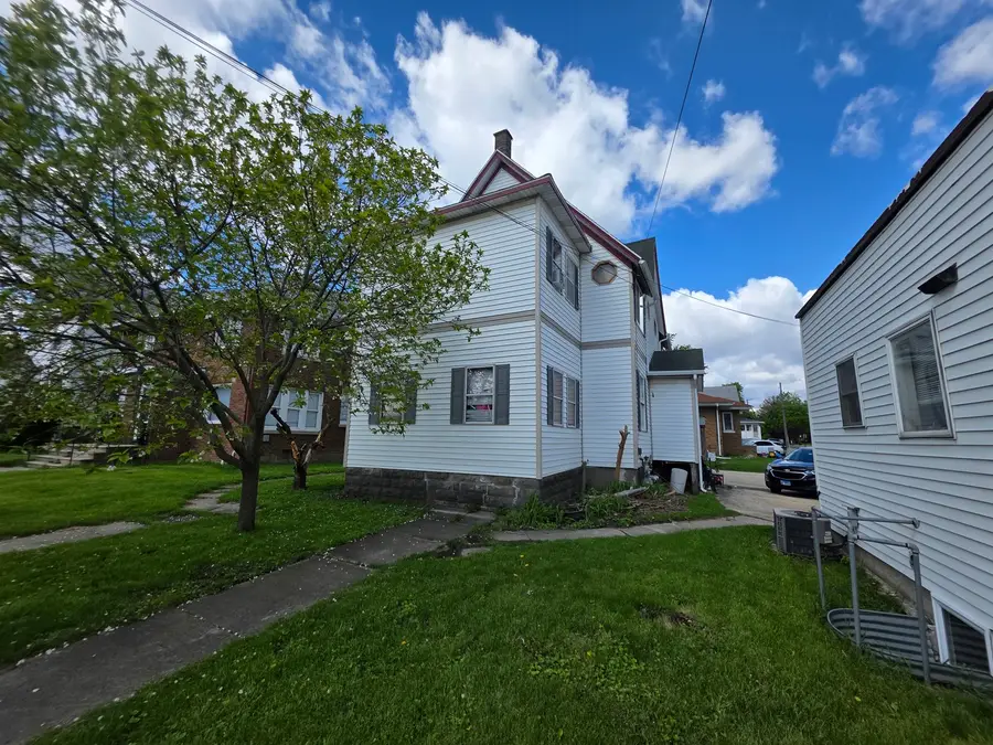 333 N 7th Street, Dekalb, IL 60115 - #3