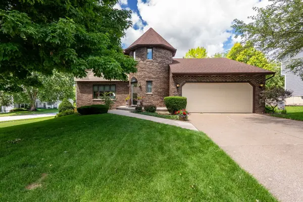 1650 Prairie Vista Drive, Bettendorf, IA 52722