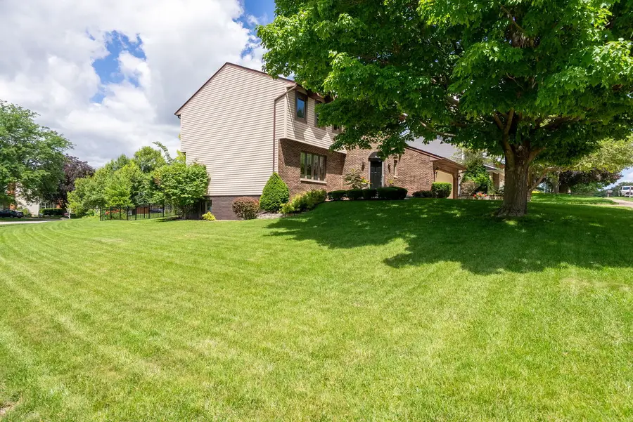 1650 Prairie Vista Drive, Bettendorf, IA 52722 - #2
