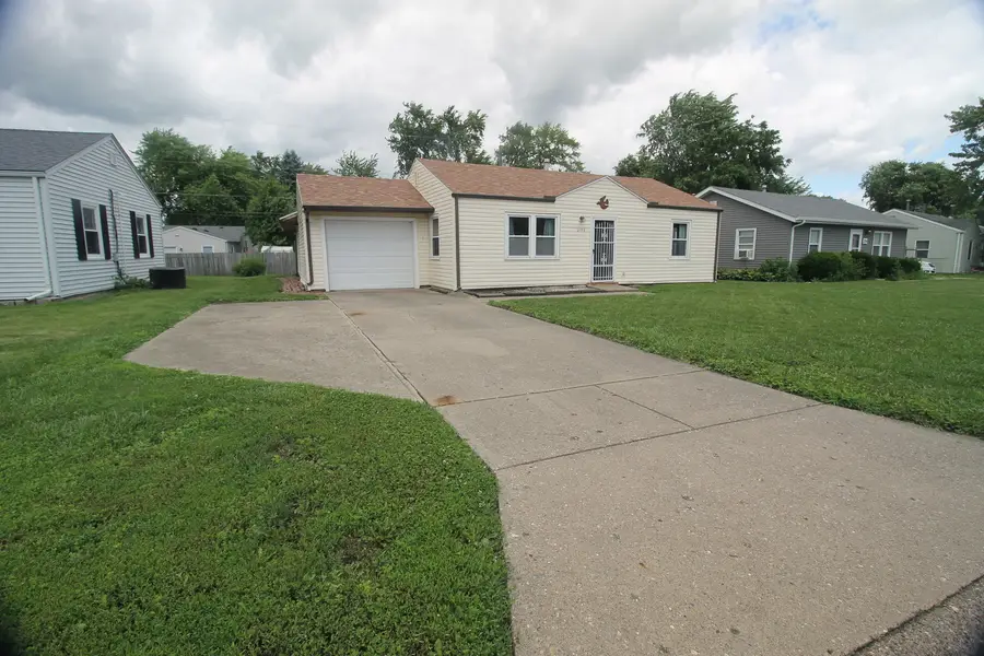 2108 W 68th Street, Davenport, IA 52806 - #2