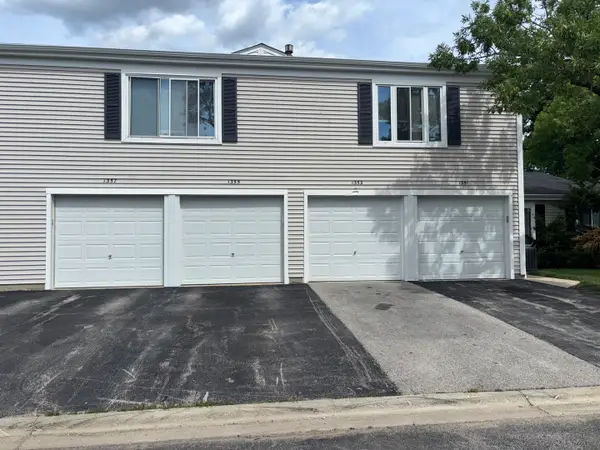 1353 Cove Drive #207B, Prospect Heights, IL 60070