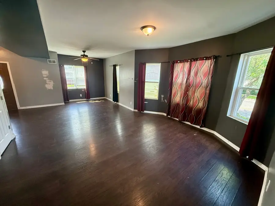426 N Hickory Street, Joliet, IL 60435 - #3