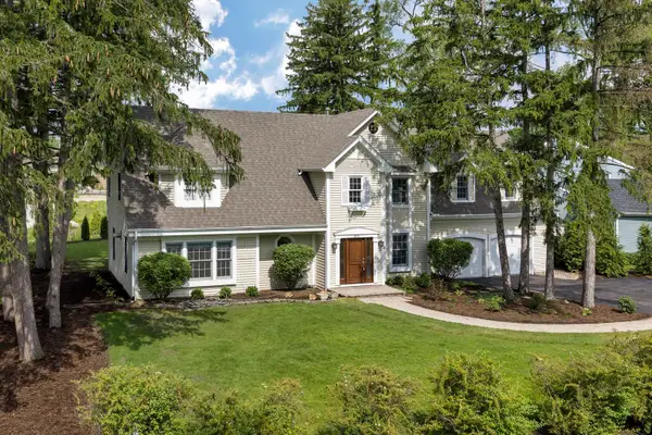 2074 Greenview Road, Northbrook, IL 60062