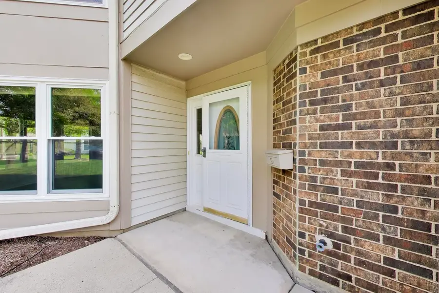 40 Willow Parkway, Buffalo Grove, IL 60089 - #3