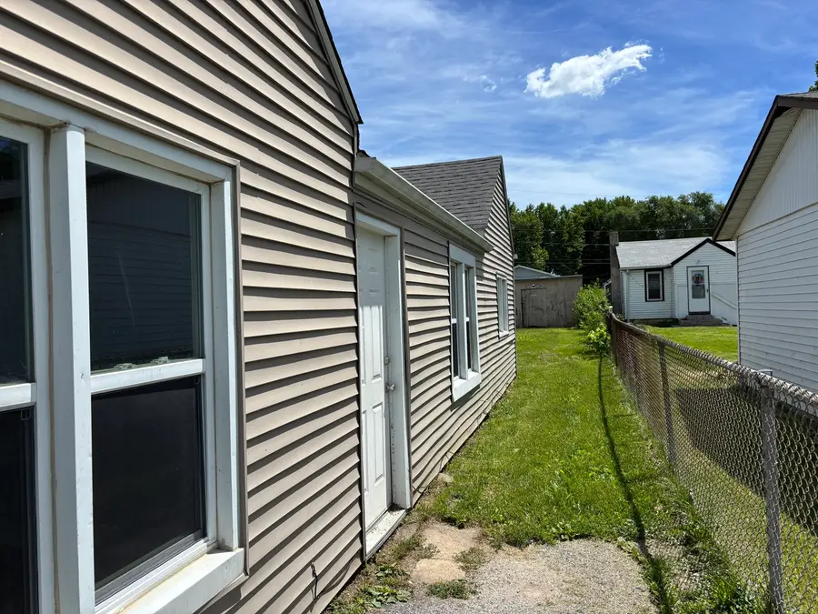 104 5th Street, Colona, IL 61241 - #3