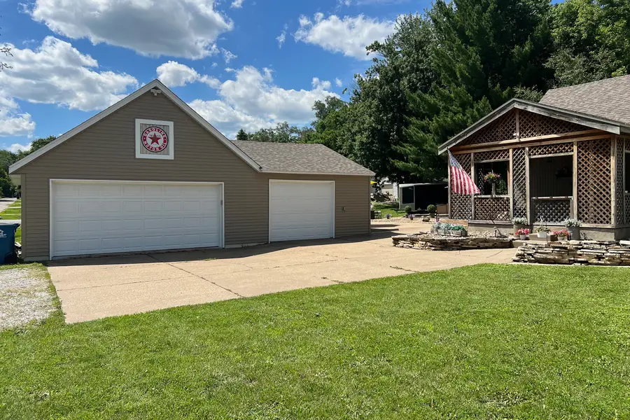 316 Elm Street, Buffalo, IA 52728 - #2