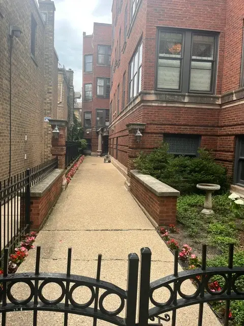 3556 N Pine Grove Avenue #2, Chicago, IL 60657 - #1