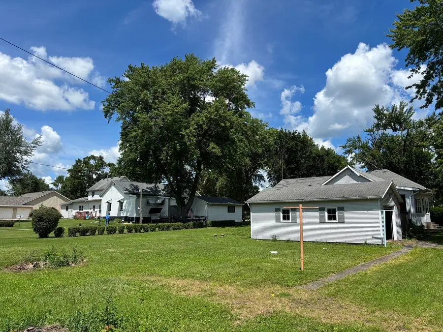 302 N Pine Street, Wenona, IL 61377 - #3