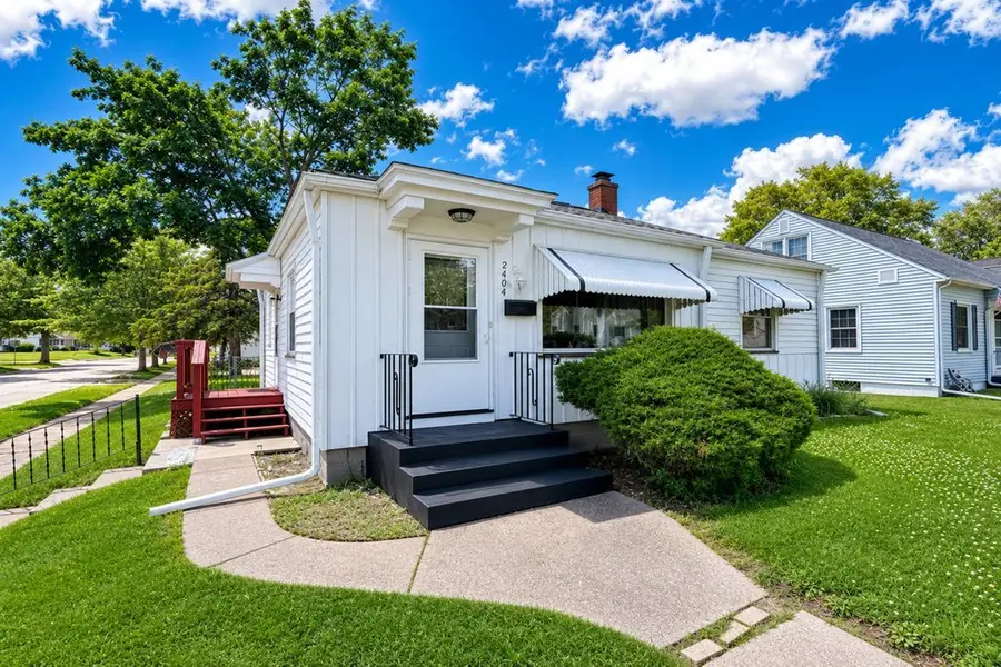 2404 Myrtle Street, Davenport, IA 52804 - #2