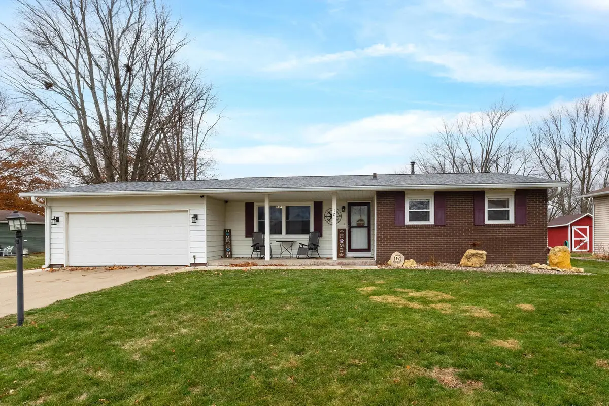 121 Park Lane Circle, Eldridge, IA 52748 - #1