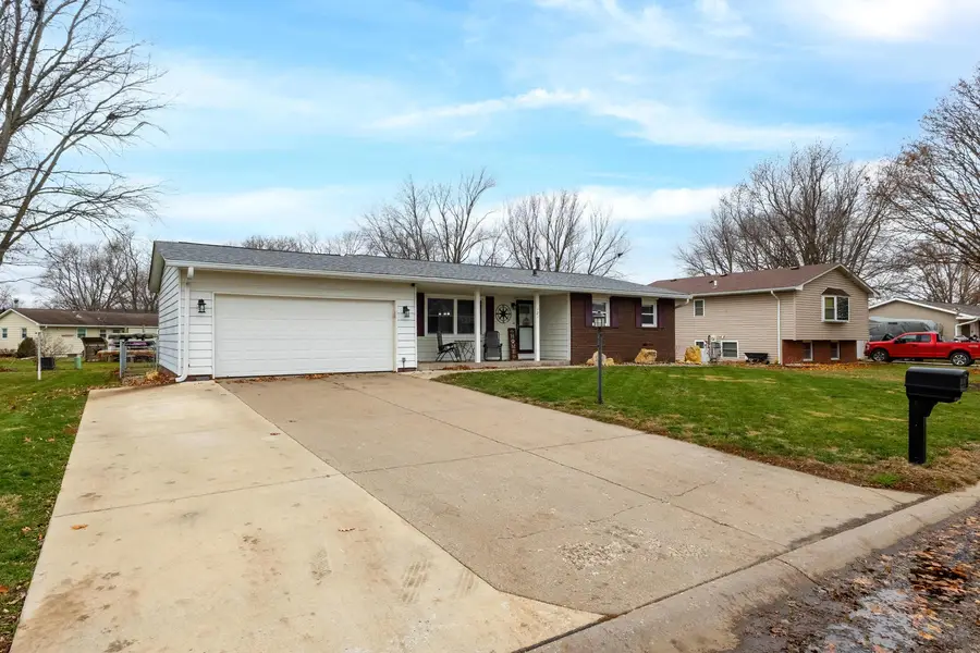 121 Park Lane Circle, Eldridge, IA 52748 - #2