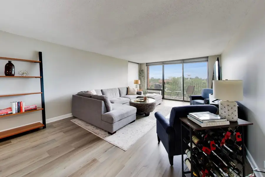 2000 Saint Regis Drive #7N, Lombard, IL 60148 - #3