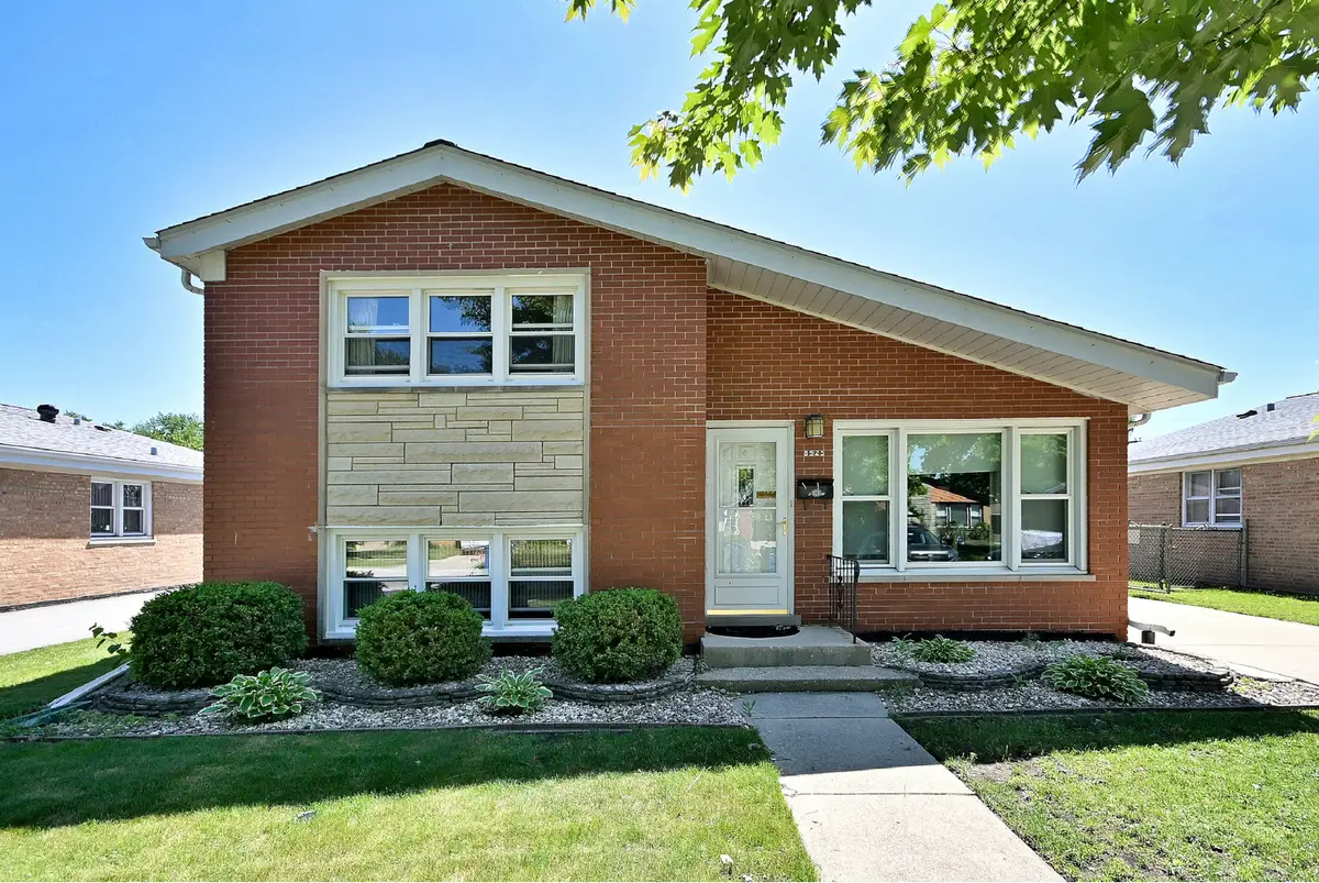 8925 S 49th Court, Oak Lawn, IL 60453 - #1