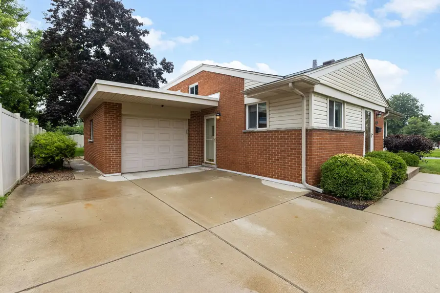427 E Atwater Avenue, Elmhurst, IL 60126 - #2