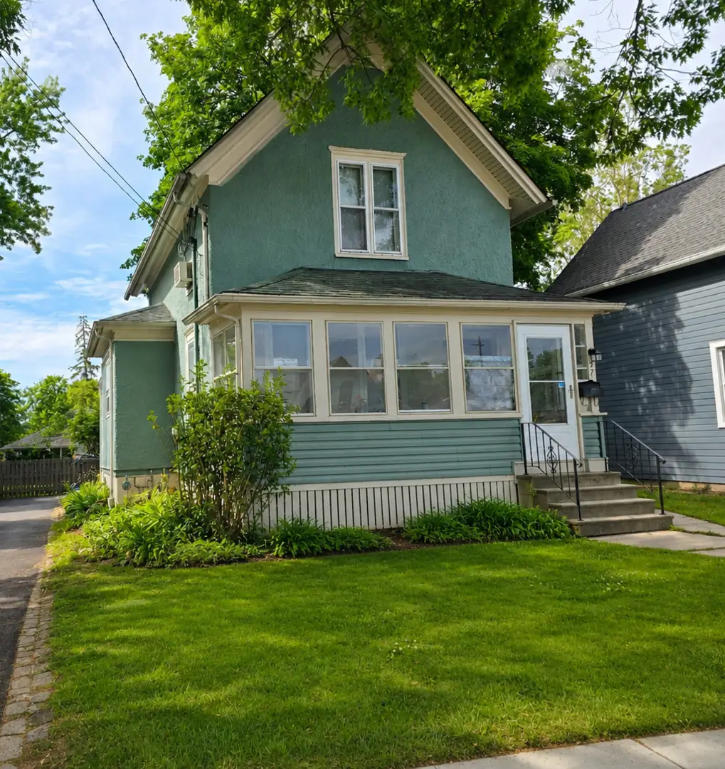571 Walnut Avenue, Elgin, IL 60123 - #1