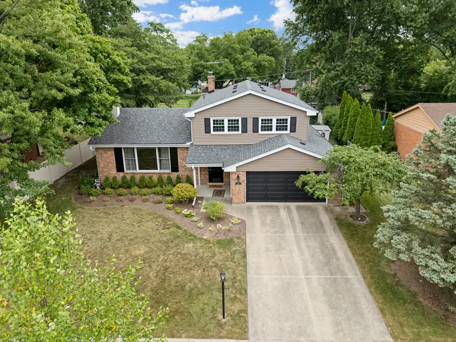 1621 Longmeadow Drive, Glenview, IL 60026 - #2
