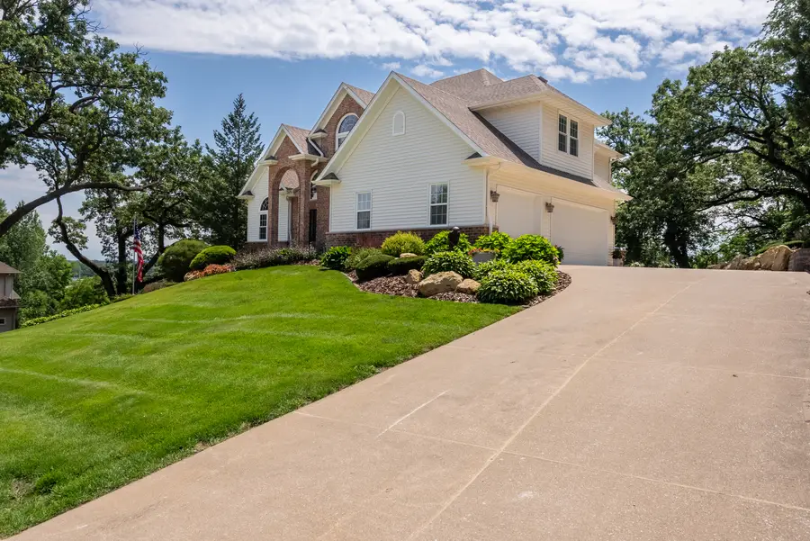 6799 Ridges Court, Bettendorf, IA 52722 - #2