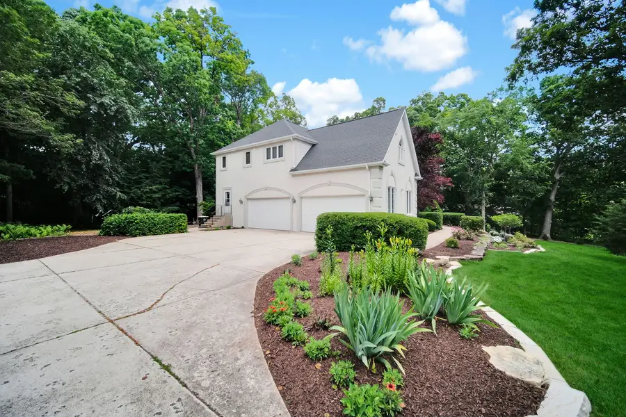 36W244 Fieldcrest Drive, Saint Charles, IL 60175 - #2