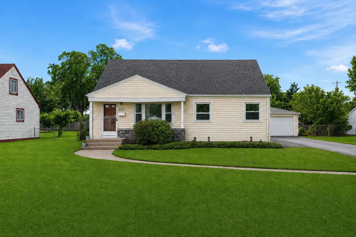 832 N Prater Avenue, Melrose Park, IL 60164 - #1