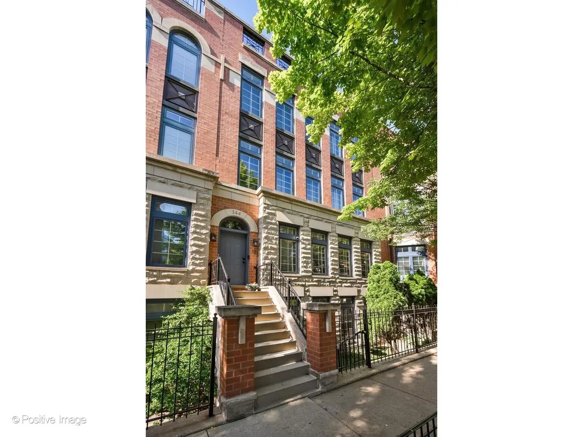 344 W Huron Street, Chicago, IL 60654 - #1