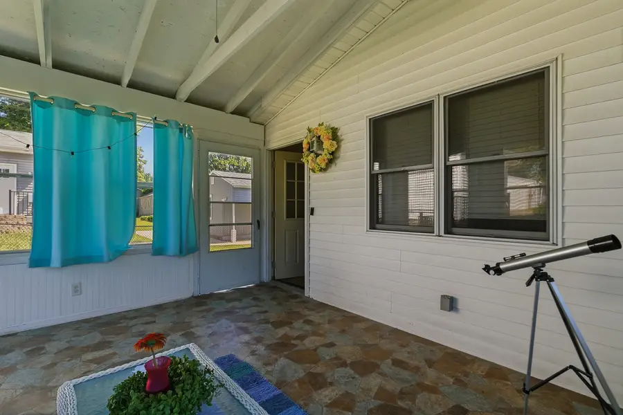 636 28th Street, Bettendorf, IA 52722 - #3