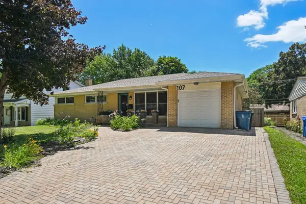 107 W Orchard Place, Mount Prospect, IL 60056