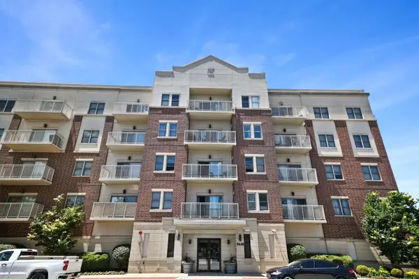 9440 S 51st Avenue #211, Oak Lawn, IL 60453