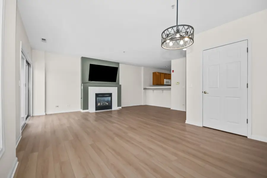 9440 S 51st Avenue #211, Oak Lawn, IL 60453 - #3