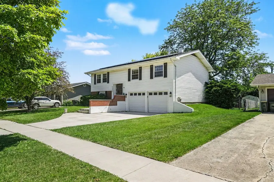 1355 Devonshire Lane, Hoffman Estates, IL 60169 - #2