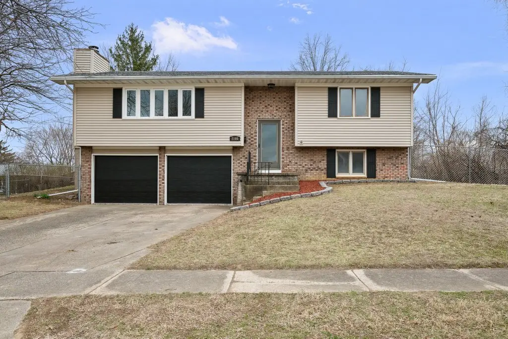 2501 E 34th Street Court, Davenport, IA 52807 - #1