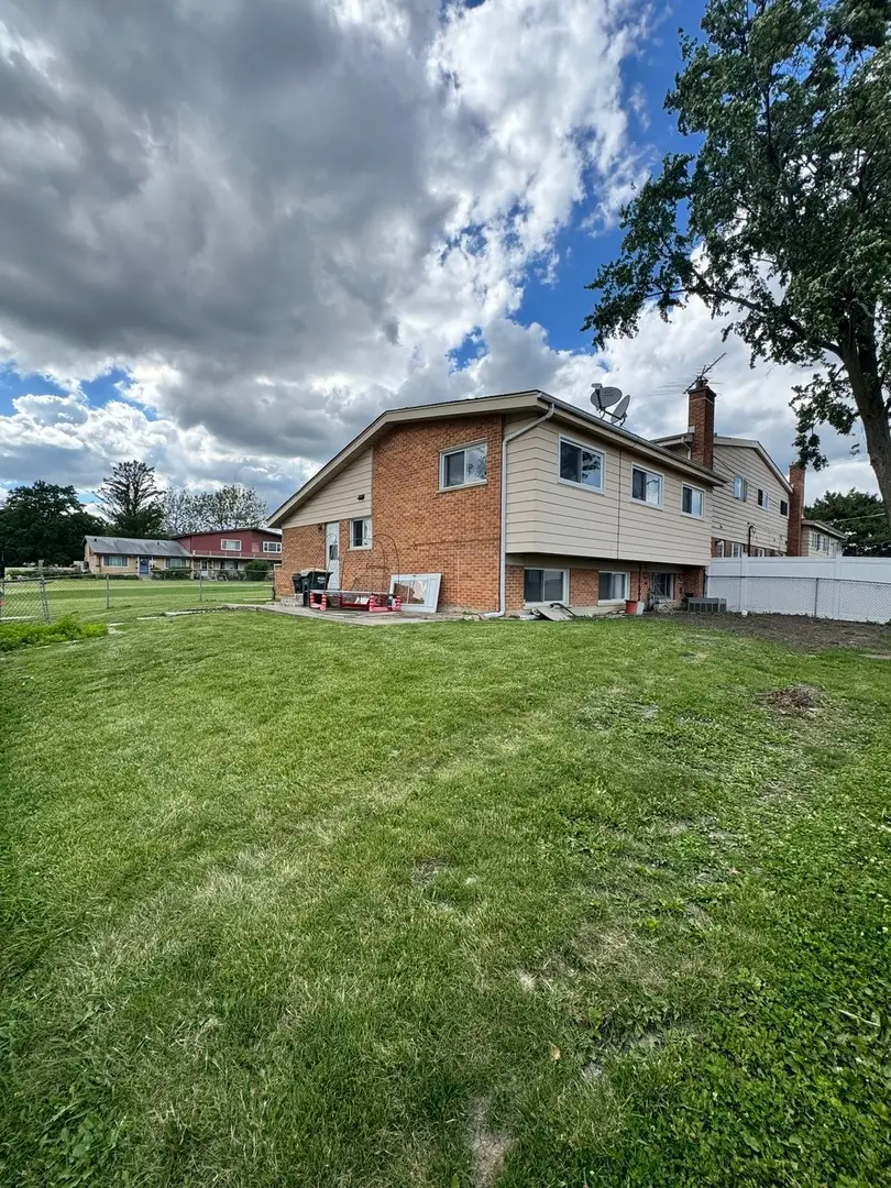 7030 W Carol Avenue, Niles, IL 60714 - #3