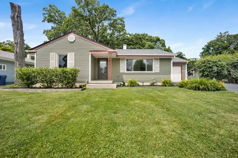 33298 N Eastwood Road, Grayslake, IL 60030 - #1