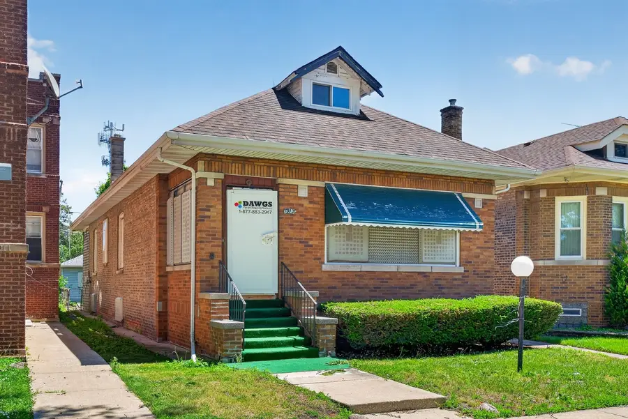 7915 S Calumet Avenue, Chicago, IL 60619 - #3
