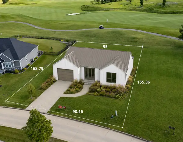3053 E Stone Creek Boulevard, Urbana, IL 61802