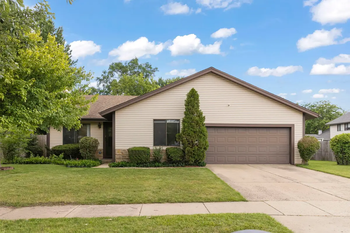2S640 Continental Drive, Warrenville, IL 60555 - #1
