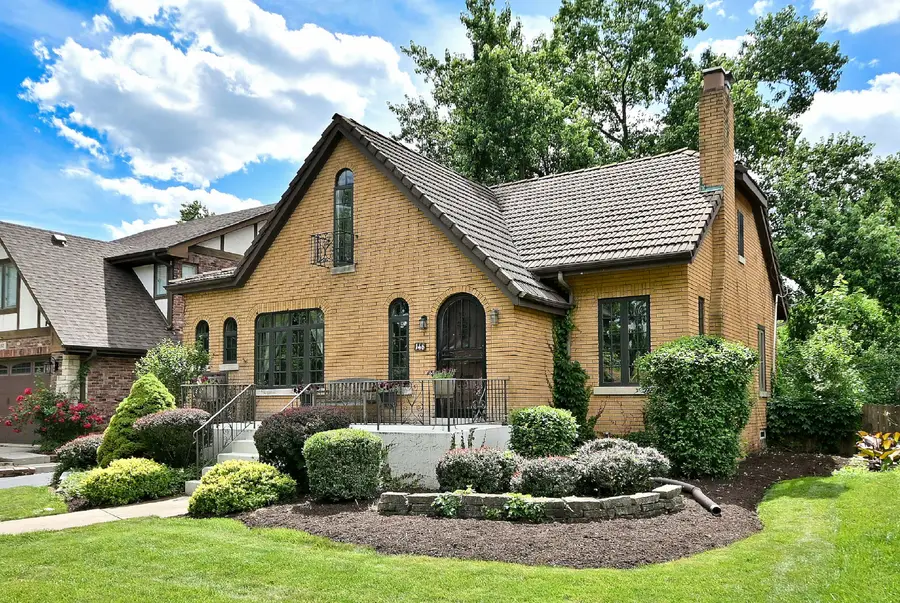 146 S Poplar Avenue, Elmhurst, IL 60126 - #2