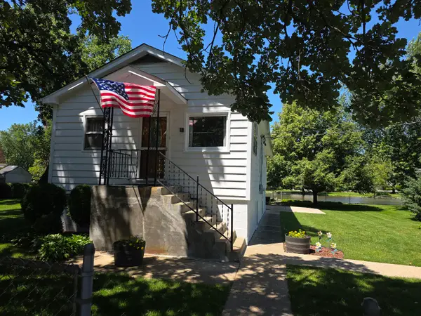 26418 N Willow Avenue, Mundelein, IL 60060