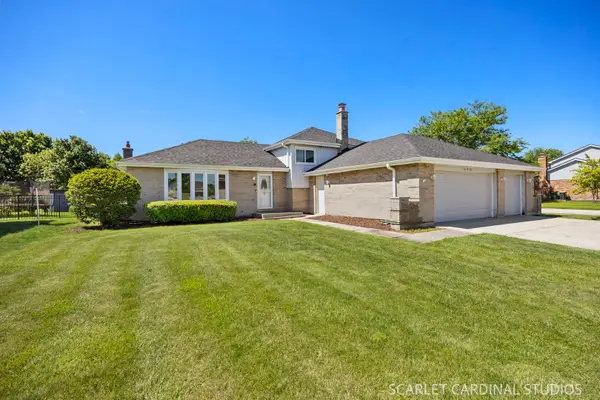 20W481 Cobb Drive, Downers Grove, IL 60516