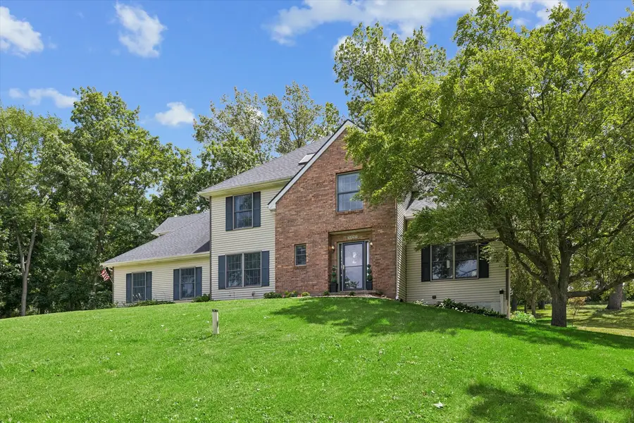 3451 Valley Oaks Drive, Clinton, IA 52732 - #2