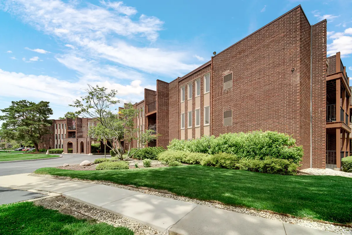 1575 Sandpebble Drive #110, Wheeling, IL 60090 - #1