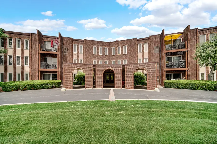 1575 Sandpebble Drive #110, Wheeling, IL 60090 - #2