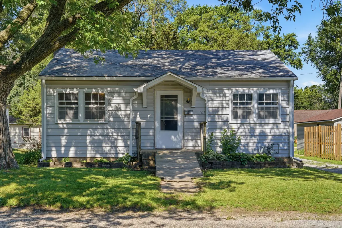 704 6th Avenue, Rock Falls, IL 61071 - #1
