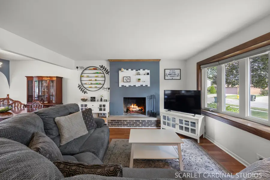 970 Dearborn Circle, Carol Stream, IL 60188 - #2