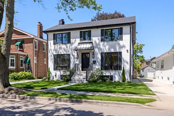 1700 Courtland Avenue, Park Ridge, IL 60068